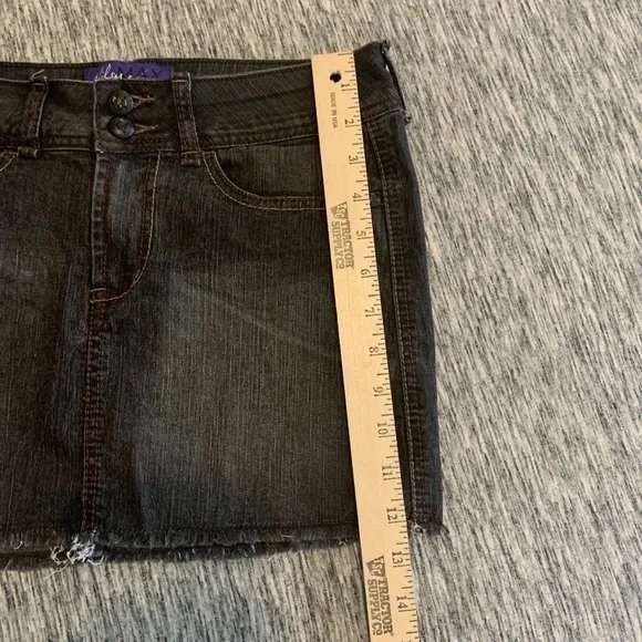 MILEY‎ CYRUS Womens Size 9 Dark Gray Denim Jean Cutoff  Mini Skirt Max Azria - Picture 2 of 5